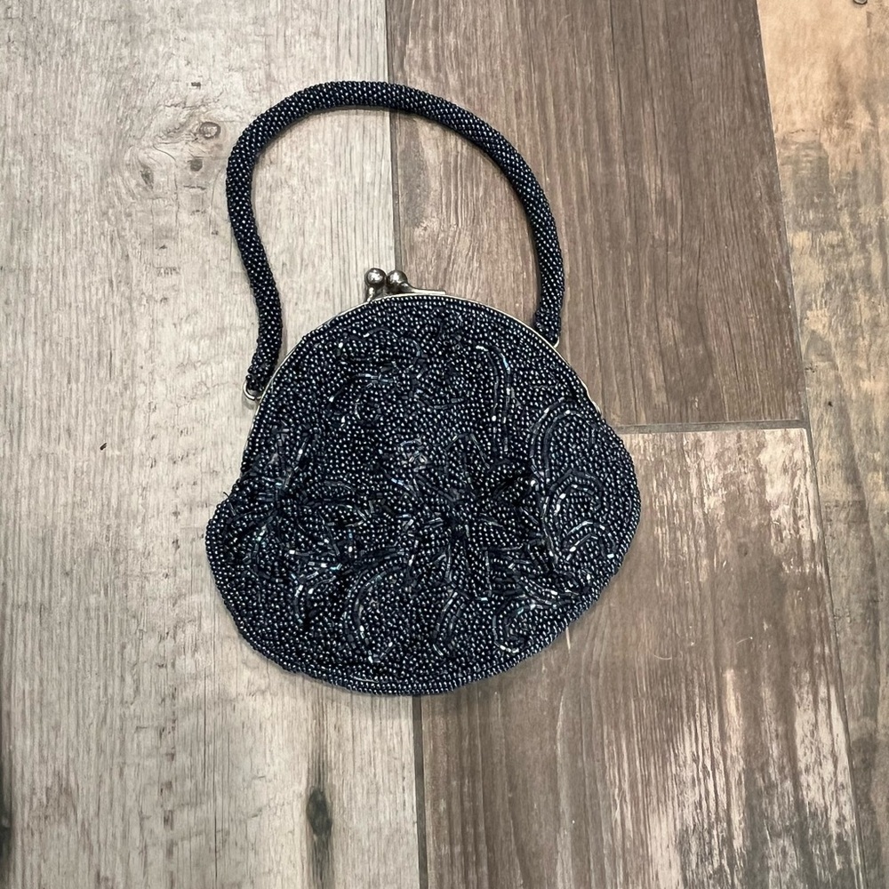 VTG La Regale Black Beaded Formal Evening Purse /Clutch Silver Kiss Lock Chain